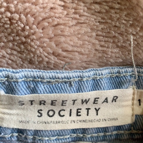 Jean shorts - Picture 2 of 3